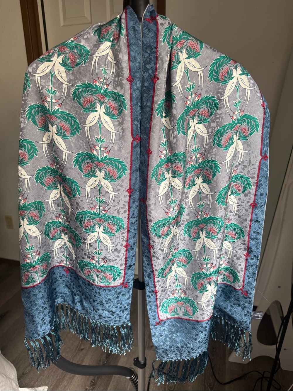 Museum of Fine Arts Boston 100% Silk Fringe Scarf Art Nouveau